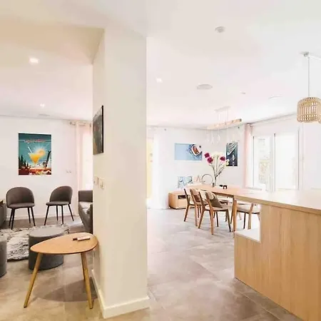 Apartment Proche Du Et Des Commerces, Neuf, Au Calme, Avec 3 Et Grande Terrasse